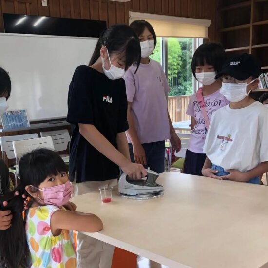 プラスチックごみでアクセサリーを作ろう！海のキッズサポーター「ニコさん」